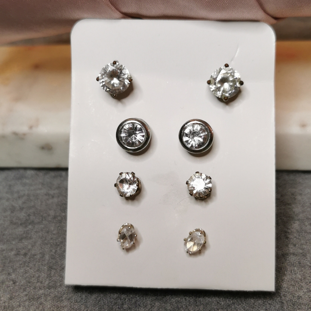 Earrings - Picture 3 of 3